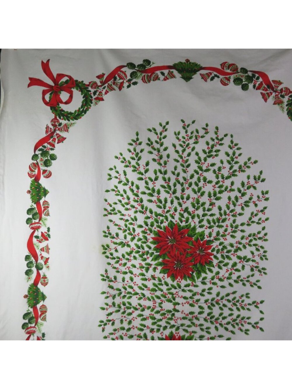 Christmas Tablecloth 58" x 80" Pinecone Bells Rectangle Red Green White Vintage - Picture 4 of 10